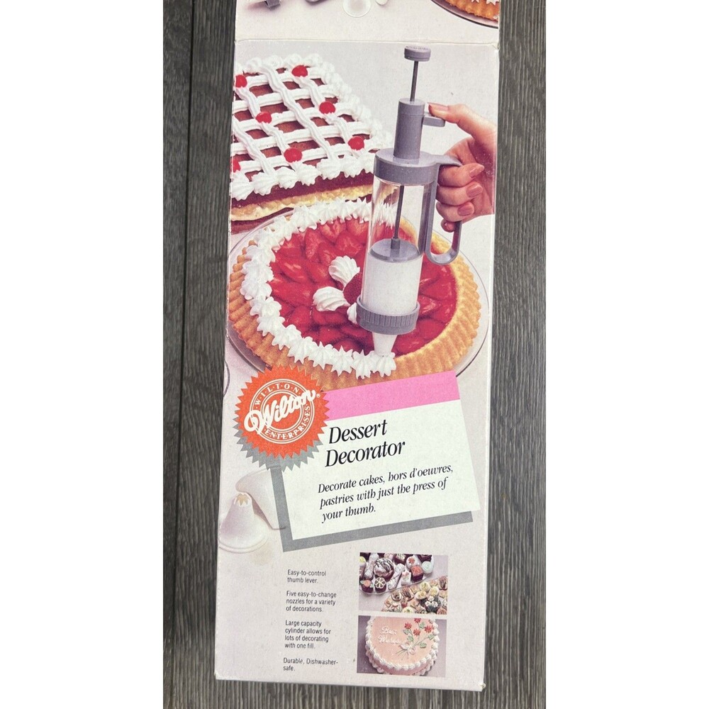 WILTON Dessert Frosting Icing Decorator Tool 1989 415-825 With 5 Nozzles